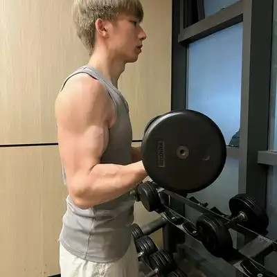 万英